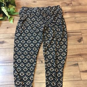 Women’s size xl leggings black and cream design